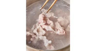 豚こまに片栗粉をまぶしてゆでると、しっとり！