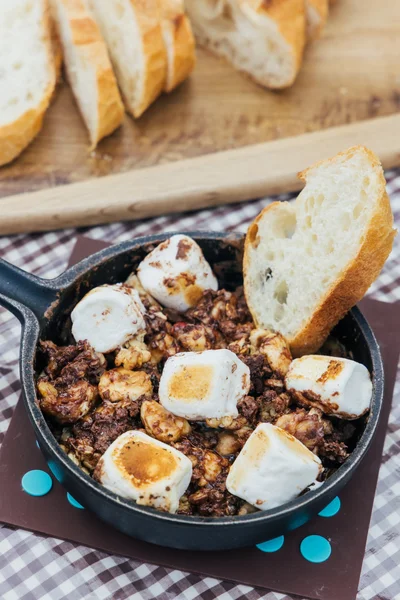 ねっとりしたバナナ、グラノーラのサクサク食感がおいしいアクセント♪