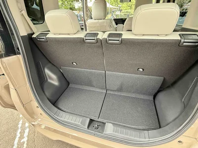 スッキリ広々で使いやすい荷室