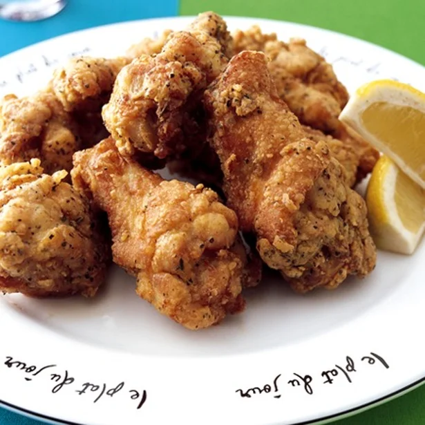 一口かじれば食感のトリコに！ カリカリおいしいチキンの揚げ物5選