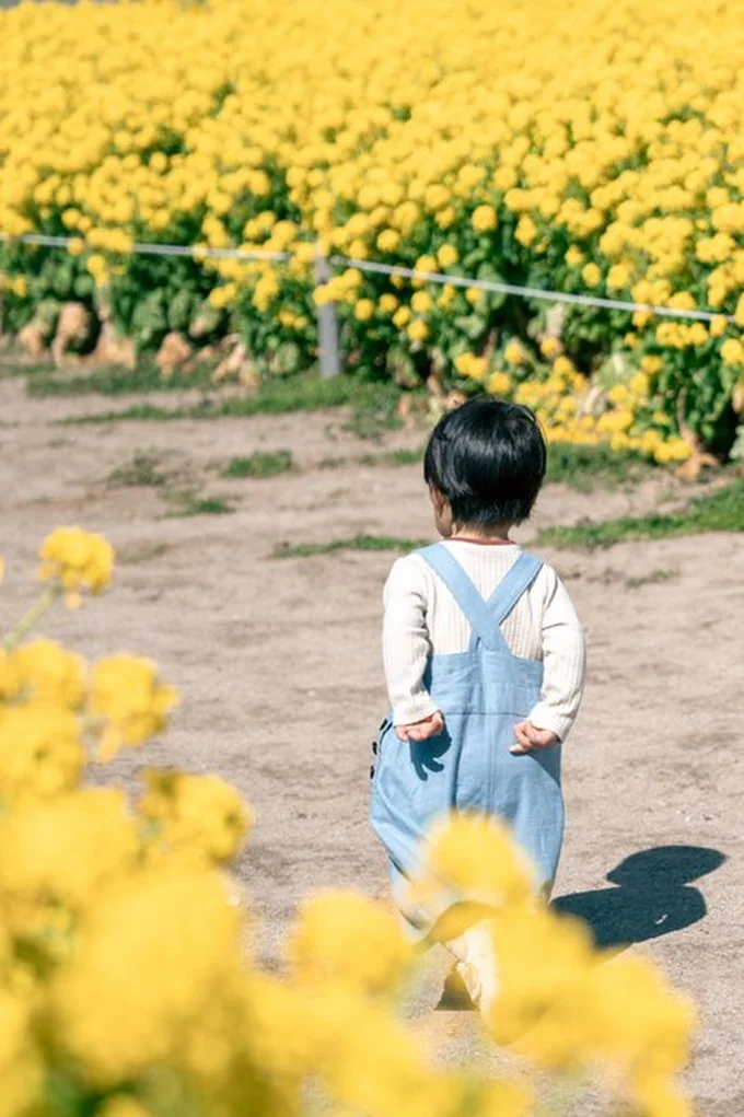 まだ腕が短く後ろで組めない息子さん
