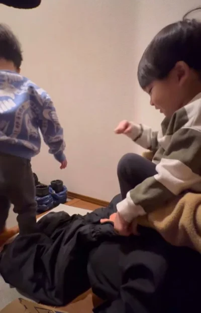 お兄ちゃんに着てもらう作戦▶ママの提案で…（⇒次へ）