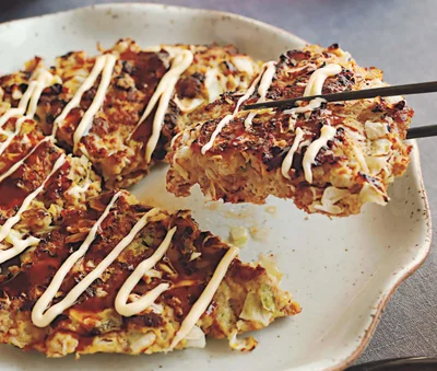 たっぷりのキャベツが入ってやわらかい！「お好み焼き風ハンバーグ」
