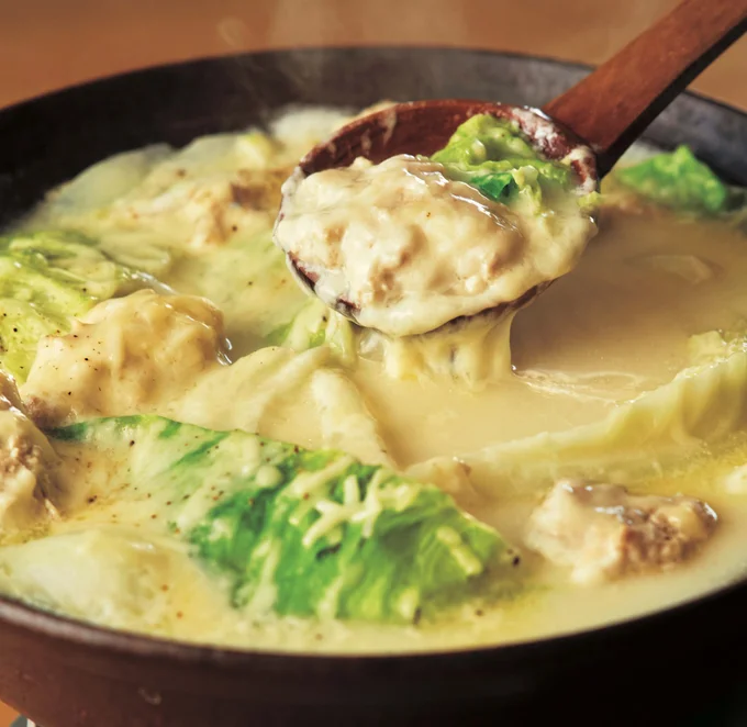 ホワイトソースにチーズの濃厚なコクを加えて「キャベツ＆ひき肉のクリーミーチーズ鍋」