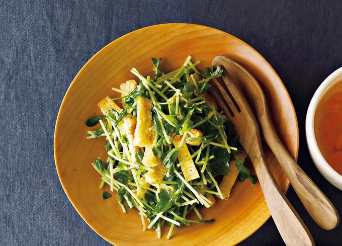 豆苗と油揚げのシャキシャキサラダ