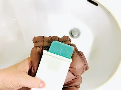 汚れがひどい部分を手洗いする