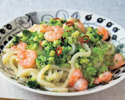 マンネリうどんを卒業！ゆで鍋いらずで野菜たっぷり「ワンパンうどん」アイデア2品