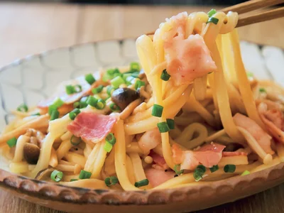 きのこのバターじょうゆ焼うどん