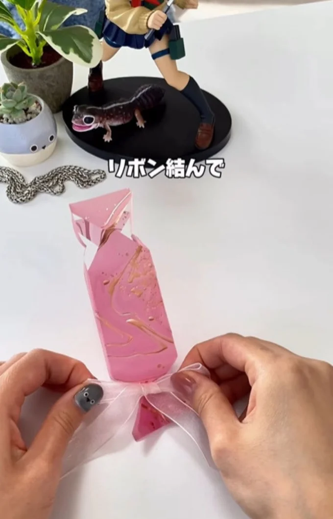 リボンを結ぶ▶可愛い！（⇒次へ）