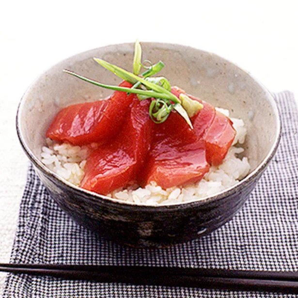 「まぐろのづけ丼」