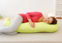 枕と抱き枕が一体化！「横向き寝」に特化した形でいびきも軽減