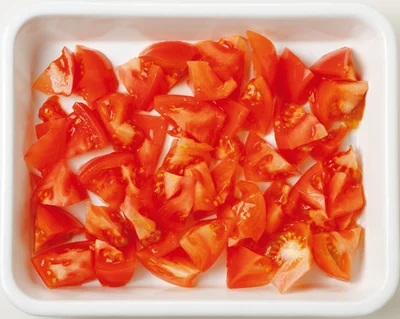 【写真を見る】トマトは加熱調理を前提にして冷凍