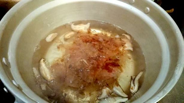 【写真を見る】「しいたけスライス」を使えば、時短でおいしい出汁がとれる!