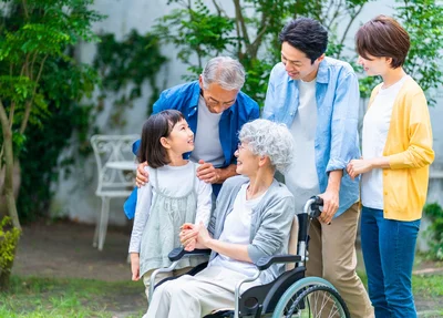 要介護のお母様と暮らす、松嶋尚美さんにインタビュー「母のおかげで家族の絆が深まった」【介活のススメ】