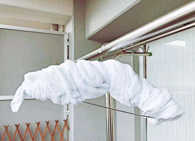ハンガーにタオルを巻いて厚みを出してもOK!