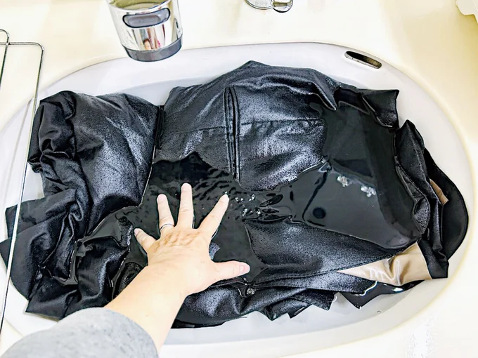 手洗いは洗濯液にむらなくつける