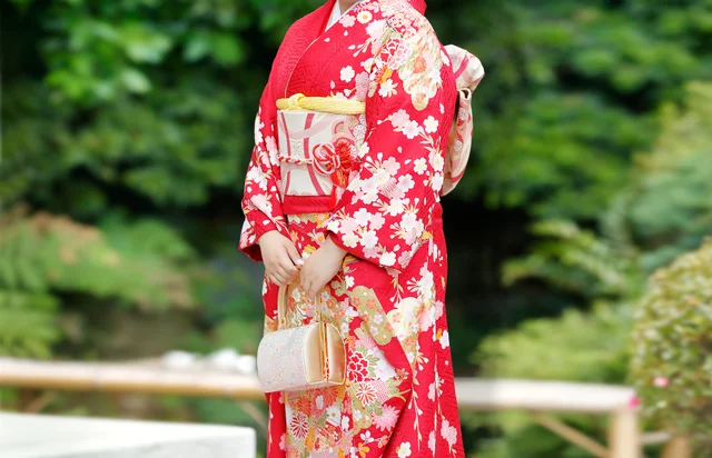 「着物で参加したら総スカン…」友だちの結婚式の2次会で“和装”はNG？