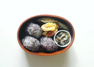 シソおにぎりの地味弁