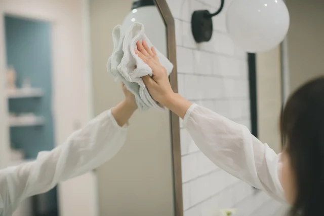 メイクやヘアスタイリングする場所だけに、いつもキレイにしておきたい洗面所の鏡
