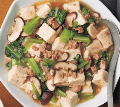 野菜をたっぷり加え、辛みなしで味わう「和風麻婆豆腐」