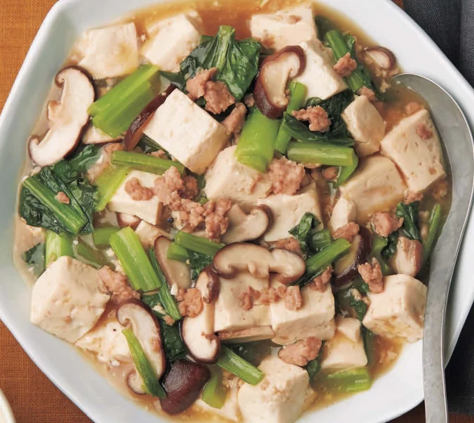 野菜をたっぷり加え、辛みなしで味わう「和風麻婆豆腐」