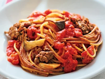濃厚トマト煮込みパスタ