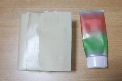 どの裏ワザも、準備するのはティッシュと日焼け止めクリームだけ（▶手順をチェック）