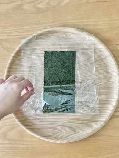 キャプション余ったラップを上に折って…（▶次へ）