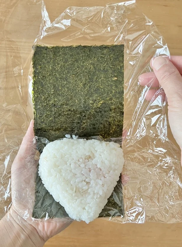 両サイドのラップを開いたら…(▶次へ)