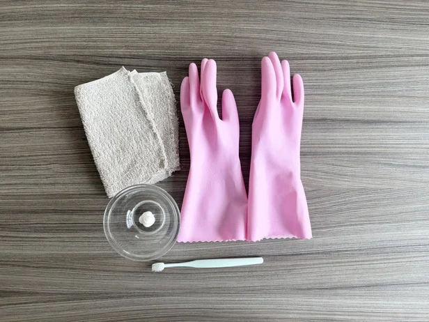 余った歯磨き粉と家にあるアイテムで、家じゅうの汚れをきれいに!(▶次へ)
