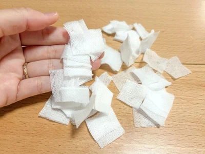 サイズは1cm角程度（▶次へ）