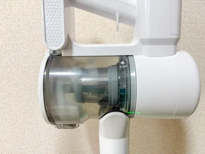 スイッチを入れるとダストカップの中でドライシートが回る（▶次へ）