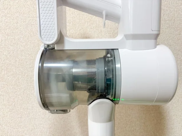 スイッチを入れるとダストカップの中でドライシートが回る(▶次へ)