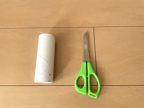 用意するのは、芯とハサミ（▶方法は？）
