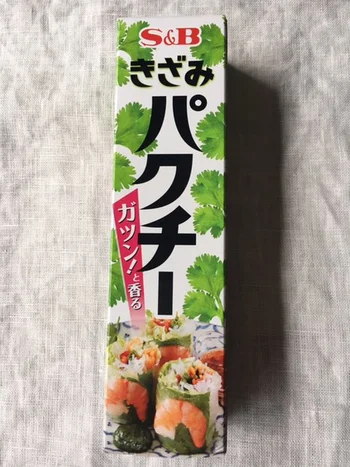 100均でゲット！いつでもパクチー味が堪能できる“夢スパイス”