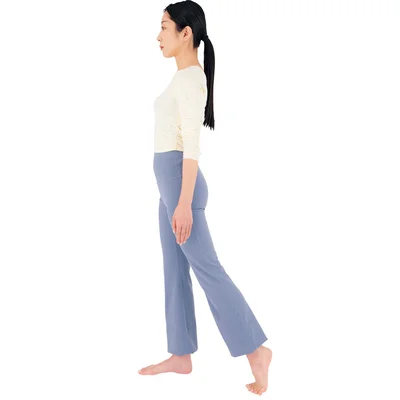歩くときは後ろ足を長く残す