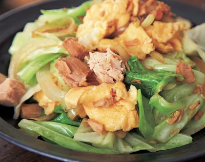 卵は炒め過ぎず、ボリューム感をキープ「キャベツとツナの卵炒め」