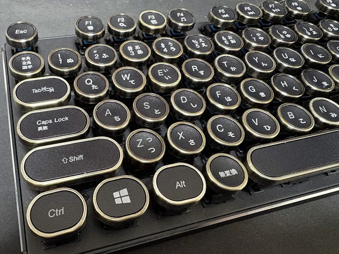 HKW タイプライター風メカニカルキーボード:テンションが上がる!