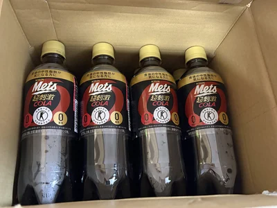 キリン メッツ コーラ：脂っこいものなどを食べるときのお守りとして