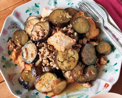 【豆腐や厚揚げでかさ増し】なす×ひき肉で作るボリューム満点中華風おかず2品
