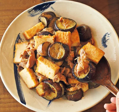 コスパ◎の厚揚げでガッツリおかず「厚揚げとなすのにんにくみそ炒め」