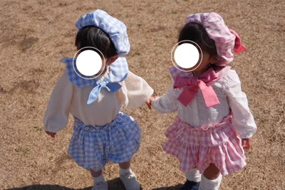 お友達と色違いコーデ▶セーラーは付け方でイメージ変わる2Way仕様だそうです（⇒次へ）