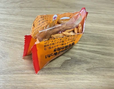 机の上で自立！（▶次へ）