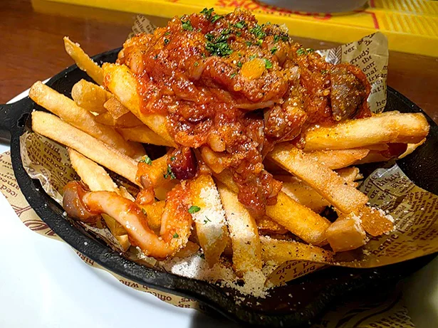 クラフトビアマーケット 虎ノ門店「カラブリア産サラミ ンドゥイヤとキノコのアラビアータ ローディッドフライ」
