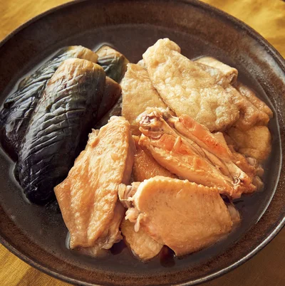 便利で味深まる！油揚げを落としぶたのようにして煮る「手羽中となすのきつね煮」