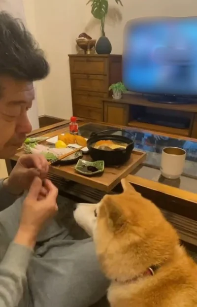 おやつをもらいに行く▶「いただきます」しなきゃ…（⇒次へ）