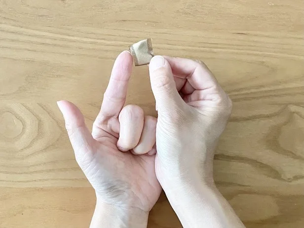 絆創膏がはがれるストレスから解放!(▶使うものは?)