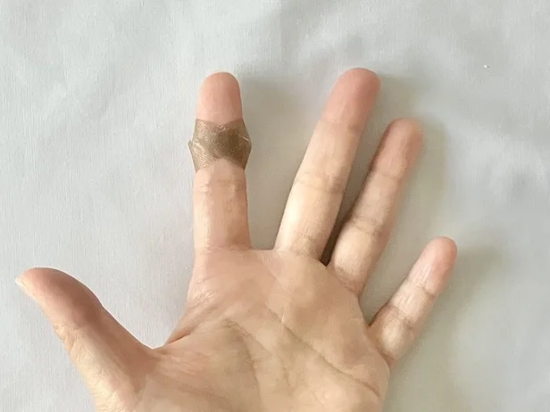 さらに下部分もクロス!(▶ほかの貼り方は?)