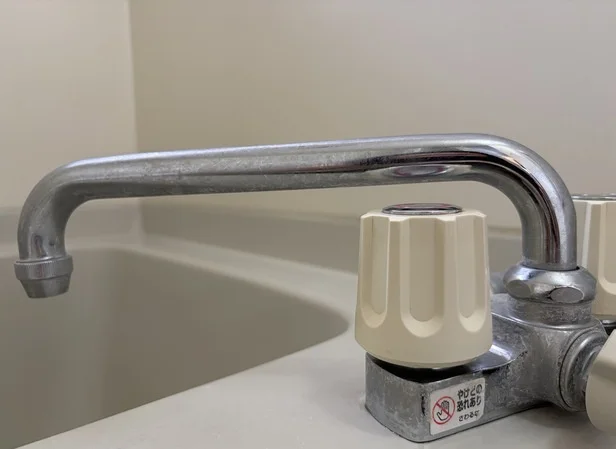 お風呂場などの水垢の掃除には…（▶次へ）