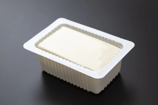 ゴミだと思ってた人、正直に挙手！食事の準備に役立つ「豆腐パック」の使い道アイデア
